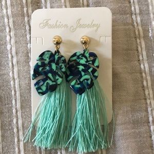 NWOT Palm Leaf Earrings